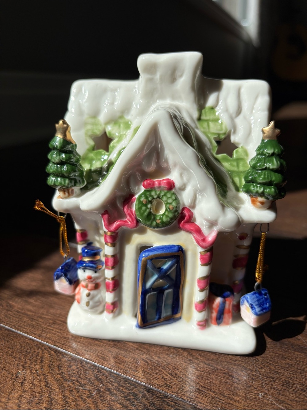 Vintage Ceramic Christmas Gingerbread Village House Tealight Candle Holder ๐